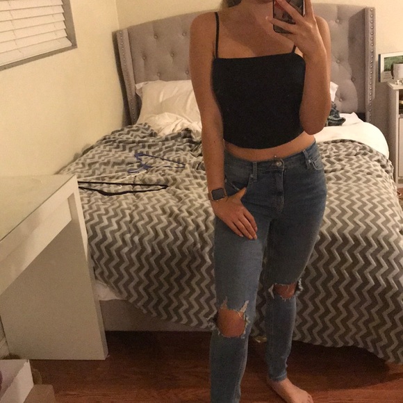 Black crop tank - Picture 1 of 3